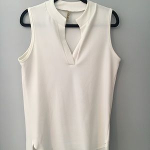 Sleeveless blouse